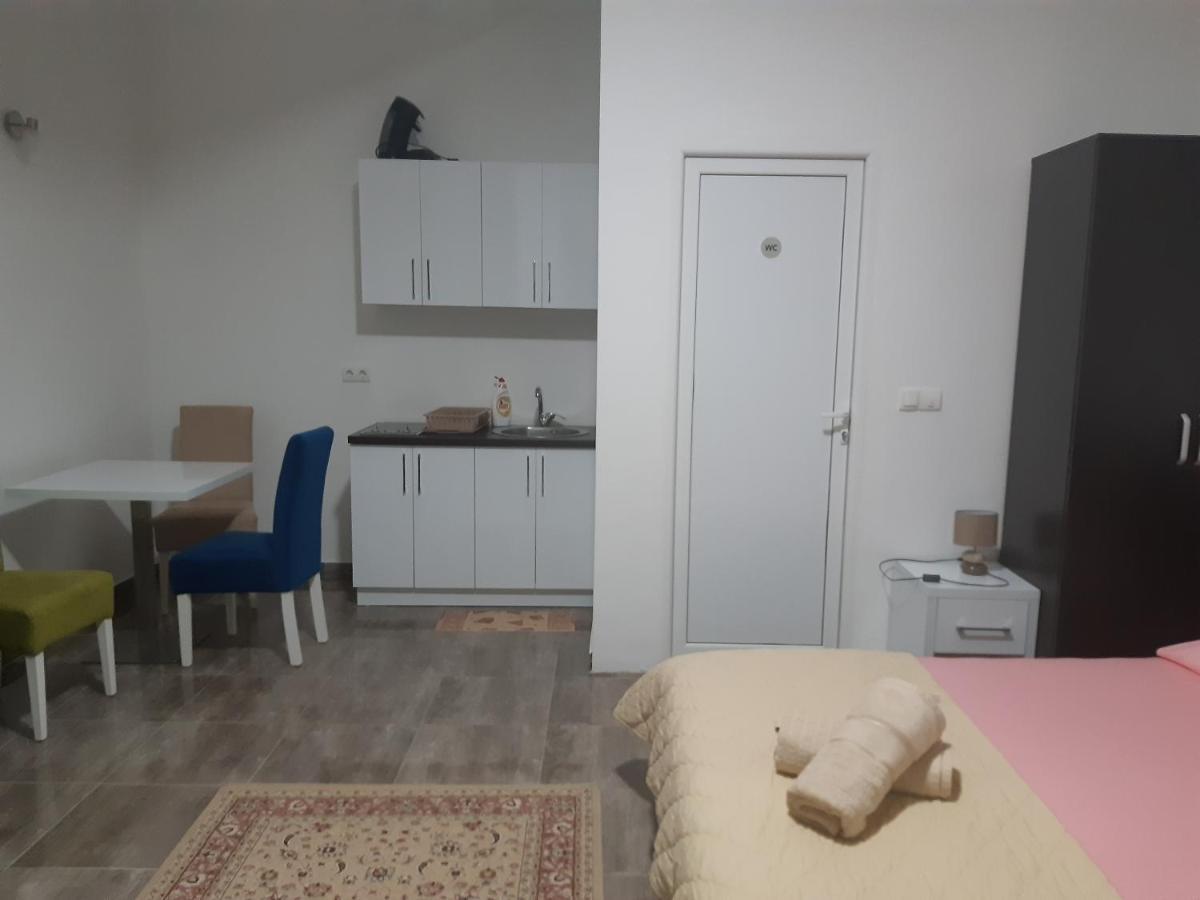 Zara Apartments Ulcinj Ngoại thất bức ảnh